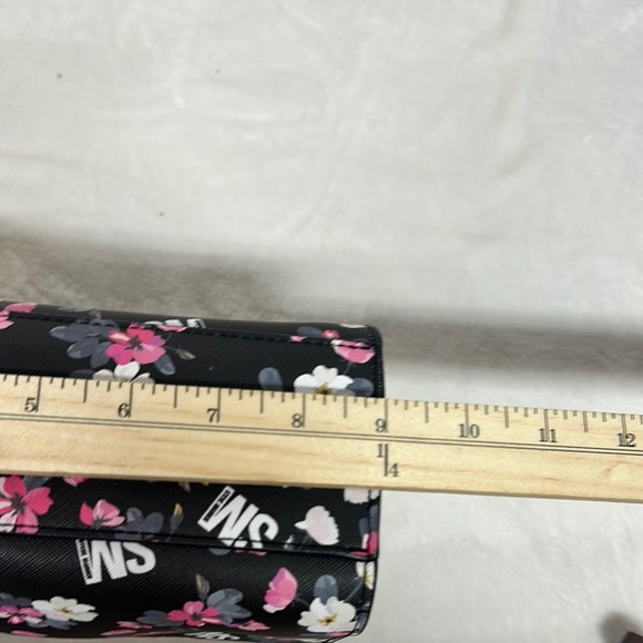 Steve Madden Black and Pink Floral Crossbody Bag - Picture 7 of 11